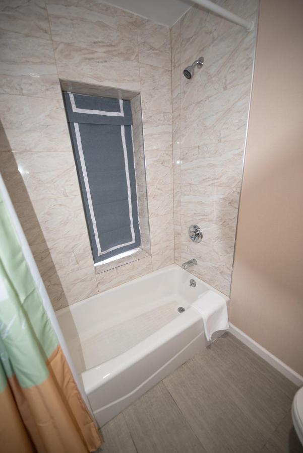 ניו יורק Flushing Garden Hotel מראה חיצוני תמונה